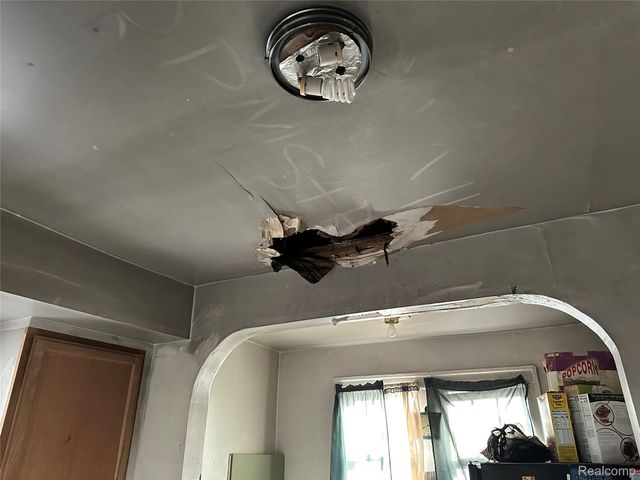 18051 Fairport Street, Detroit, MI 48205