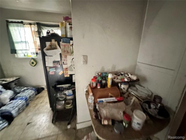 18051 Fairport Street, Detroit, MI 48205