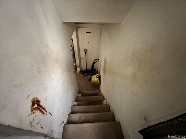 18051 Fairport Street, Detroit, MI 48205