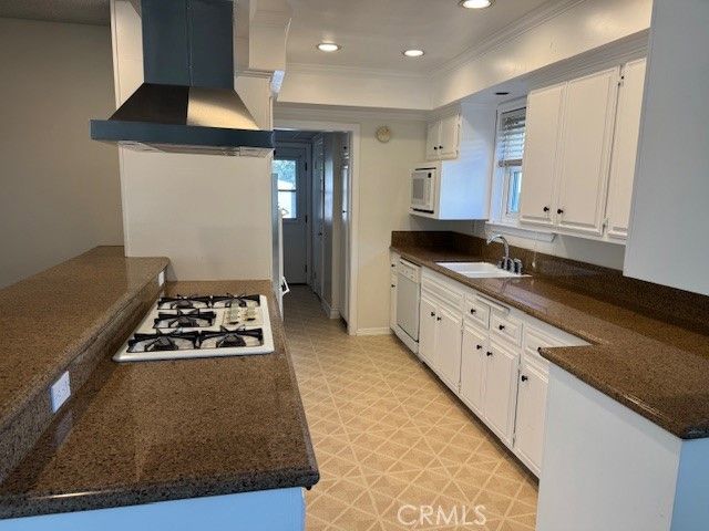 4811 Highgrove Avenue, Torrance, CA 90505