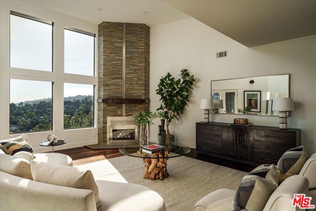 5677 Spreading Oak Drive, Los Angeles, CA 90068 — photo 3