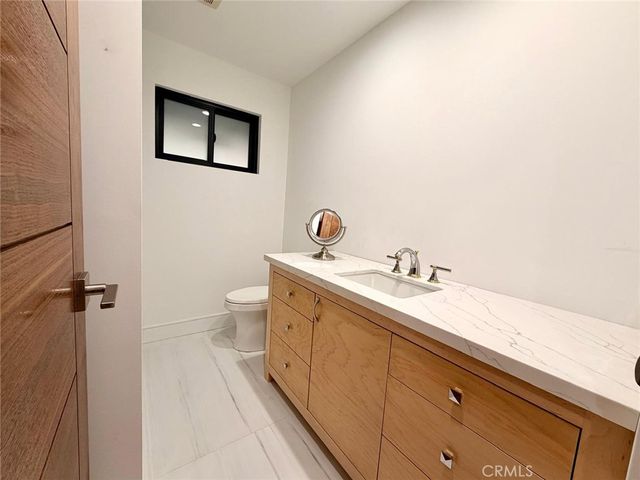 3007 3009 S Hobart, Los Angeles, CA 90018