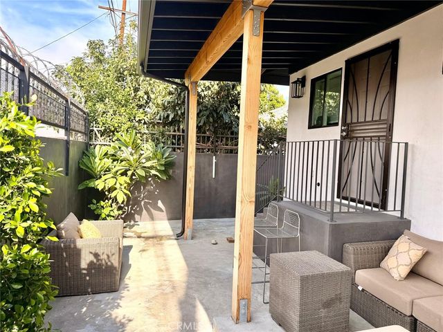 3007 3009 S Hobart, Los Angeles, CA 90018