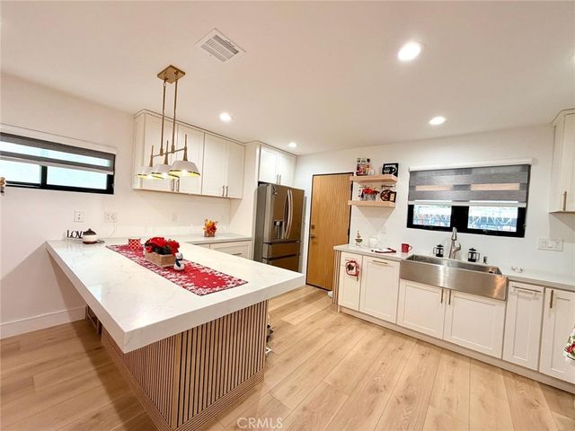 3007 3009 S Hobart, Los Angeles, CA 90018