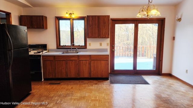 75 Nunzio Lane, Cornwallville, NY 12418
