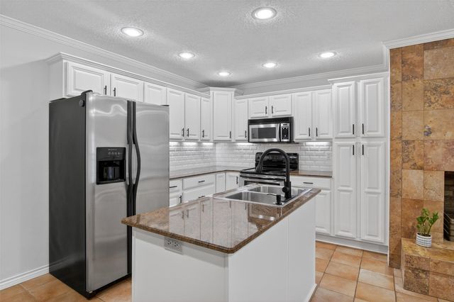 5930 Birchbrook Drive 204, Dallas, TX 75206