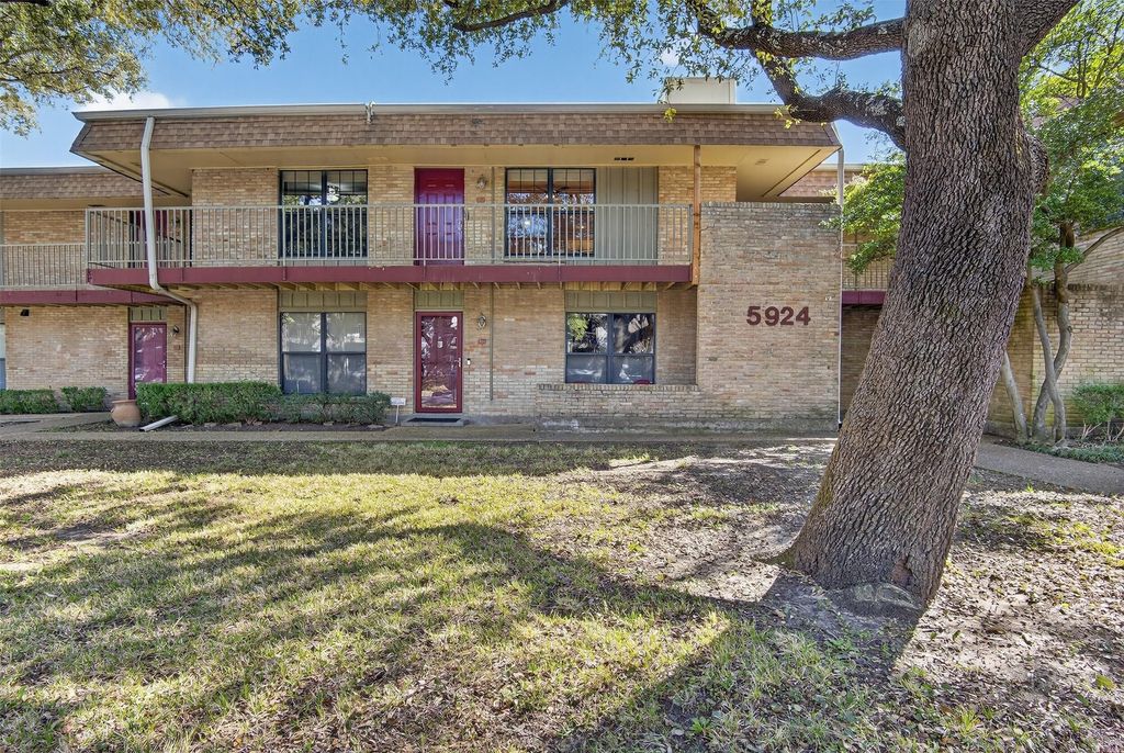 5930 Birchbrook Drive 204, Dallas, TX 75206