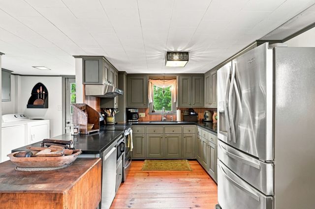 17 Main Street, Wales, MA 01081