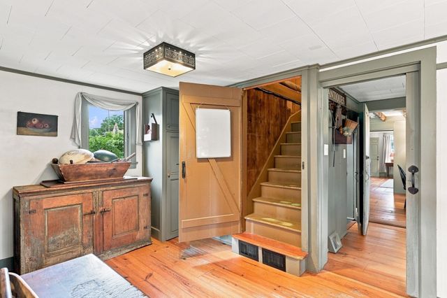 17 Main Street, Wales, MA 01081