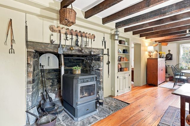 17 Main Street, Wales, MA 01081