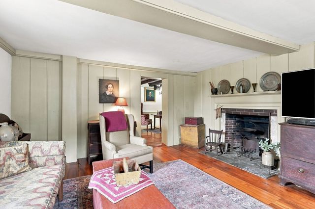17 Main Street, Wales, MA 01081