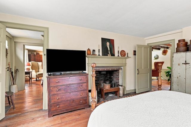 17 Main Street, Wales, MA 01081