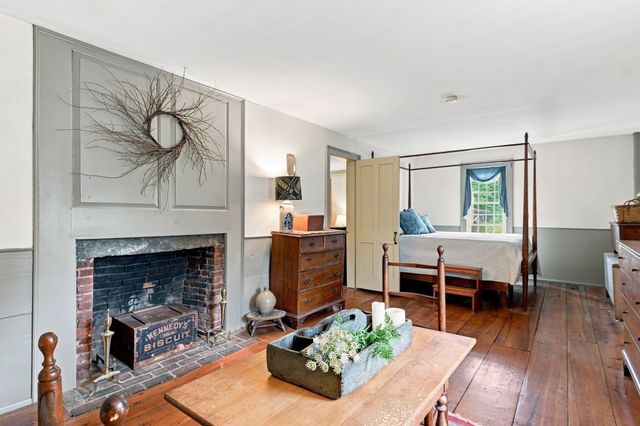 17 Main Street, Wales, MA 01081