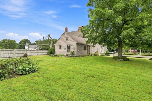 17 Main Street, Wales, MA 01081
