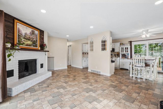 562 Jones Road, Evansdale, IA 50707