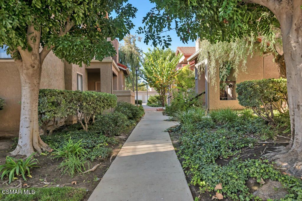 2327 Archwood Lane #124, Simi Valley, CA 93063
