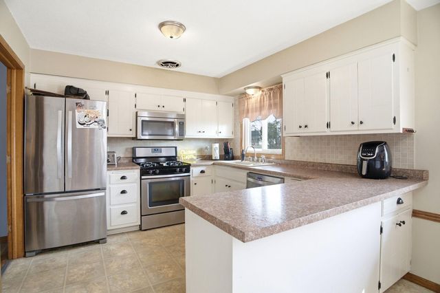8386 Harkness Road S, Cottage Grove, MN 55016