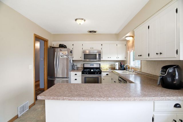 8386 Harkness Road S, Cottage Grove, MN 55016