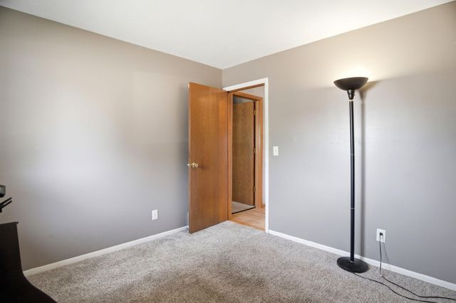 8386 Harkness Road S, Cottage Grove, MN 55016
