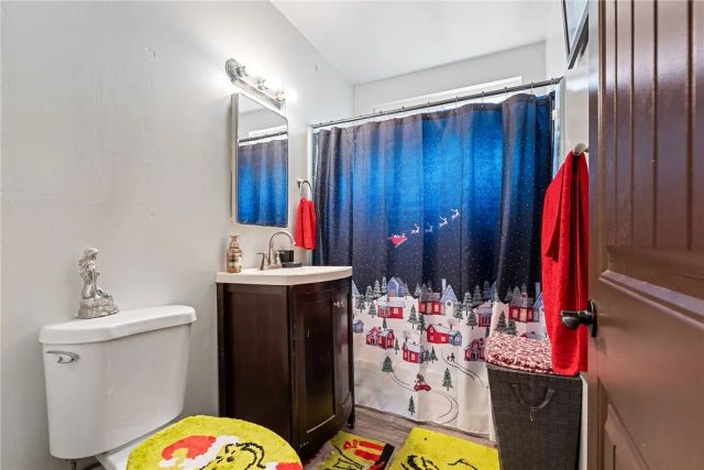 255 W Valencia, Rialto, CA 92376