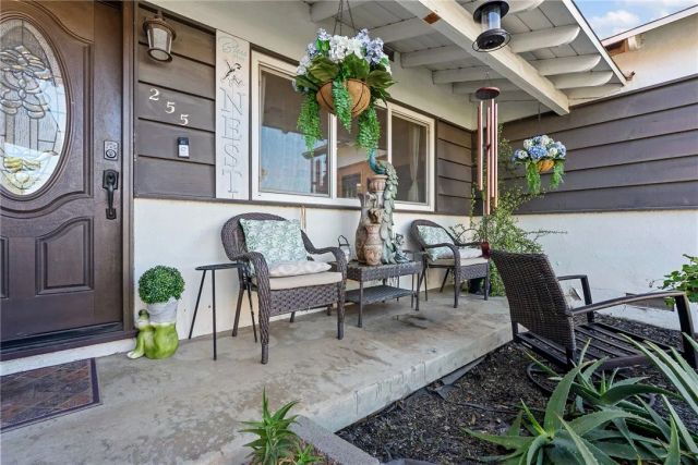 255 W Valencia, Rialto, CA 92376