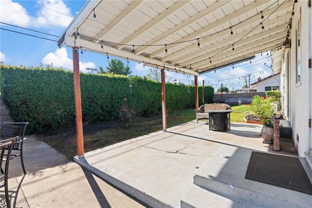 255 W Valencia, Rialto, CA 92376