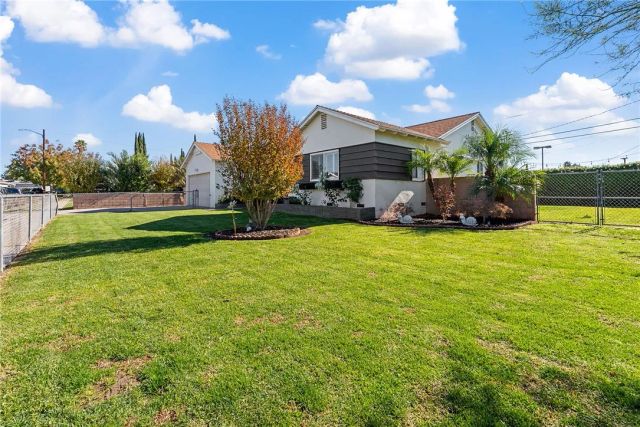 255 W Valencia, Rialto, CA 92376