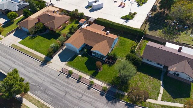 255 W Valencia, Rialto, CA 92376