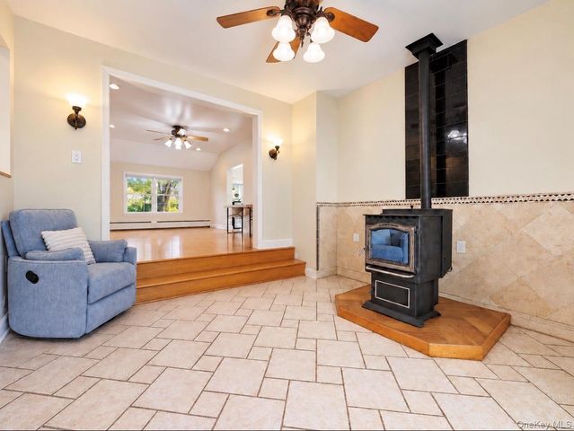 8 Acorn Drive, Montgomery, NY 12586