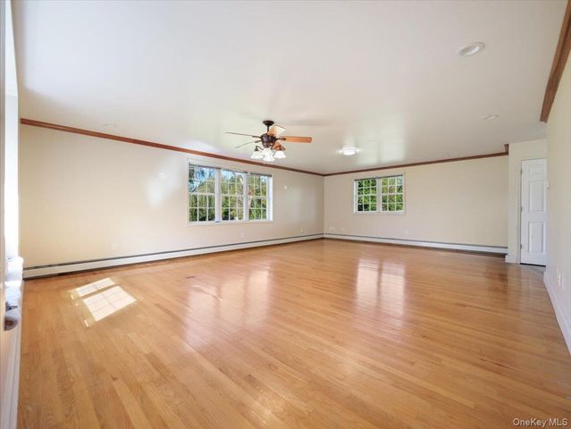 8 Acorn Drive, Montgomery, NY 12586