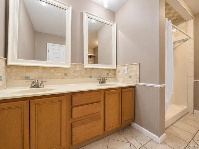 8 Acorn Drive, Montgomery, NY 12586
