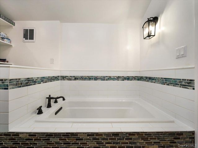 8 Acorn Drive, Montgomery, NY 12586
