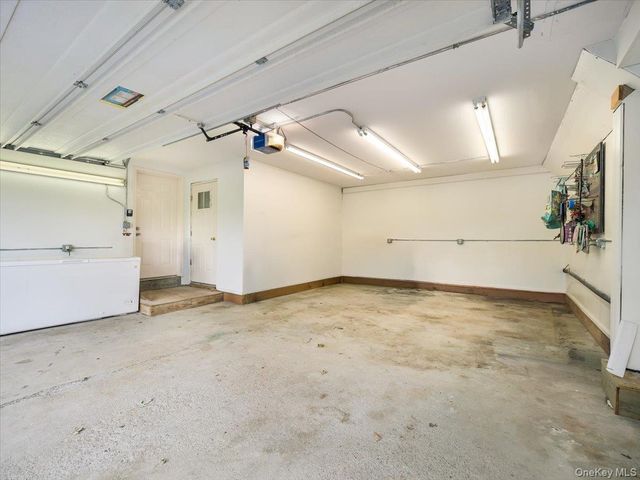 8 Acorn Drive, Montgomery, NY 12586
