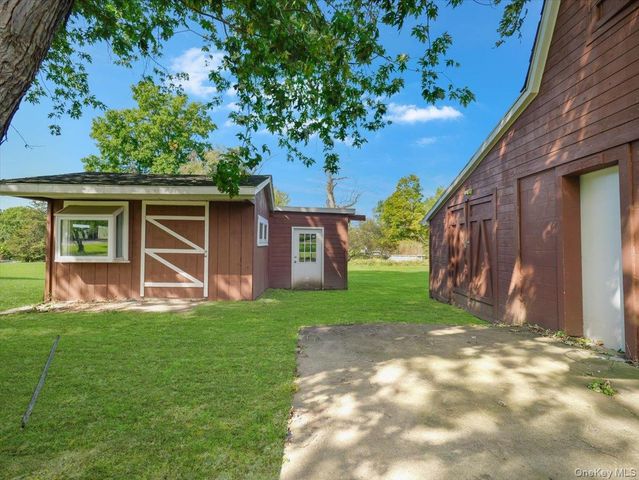 8 Acorn Drive, Montgomery, NY 12586