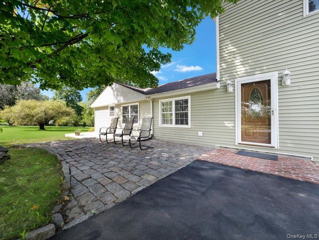 8 Acorn Drive, Montgomery, NY 12586