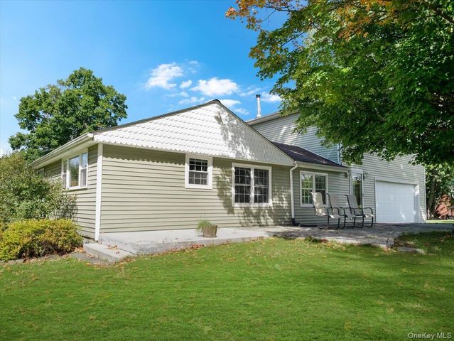 8 Acorn Drive, Montgomery, NY 12586
