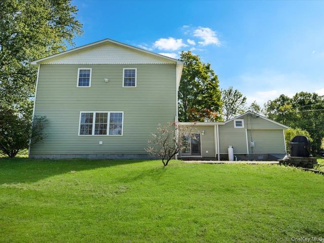 8 Acorn Drive, Montgomery, NY 12586