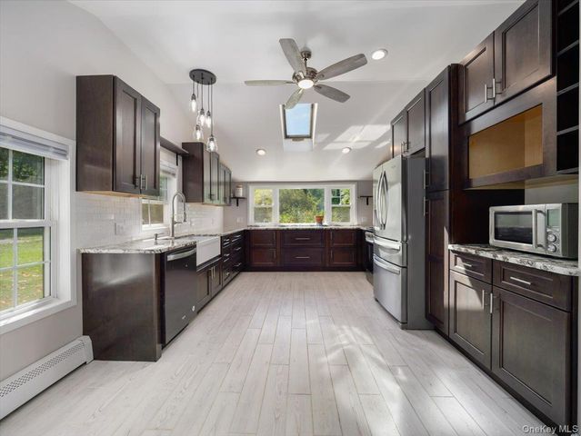 8 Acorn Drive, Montgomery, NY 12586