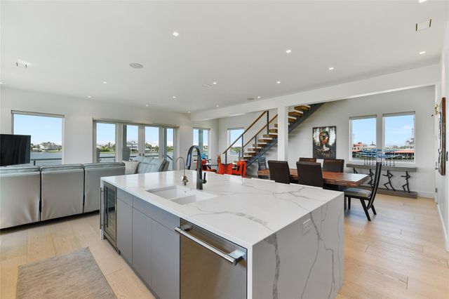 3515 Hudson Court, Galveston, TX 77554