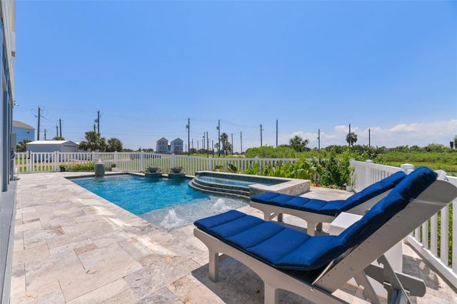 3515 Hudson Court, Galveston, TX 77554