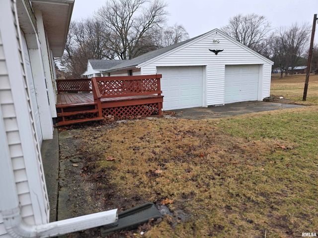 1951 E WALNUT Street, Canton, IL 61520