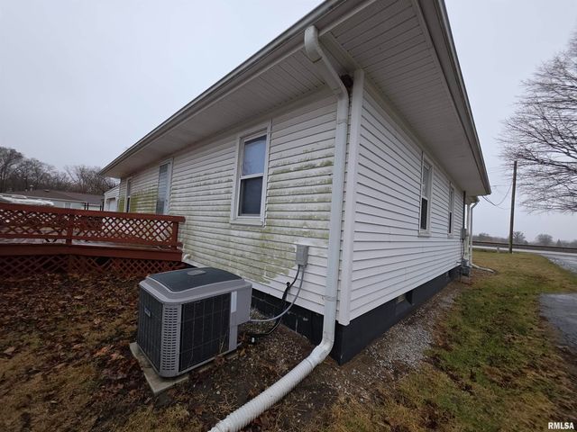 1951 E WALNUT Street, Canton, IL 61520