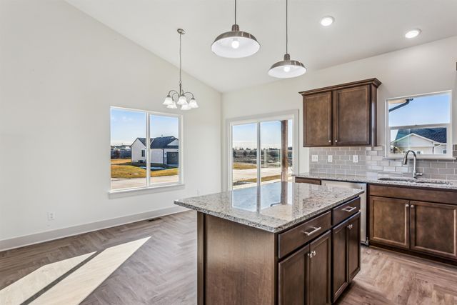 5031 N Toben Ct., Bel Aire, KS 67226