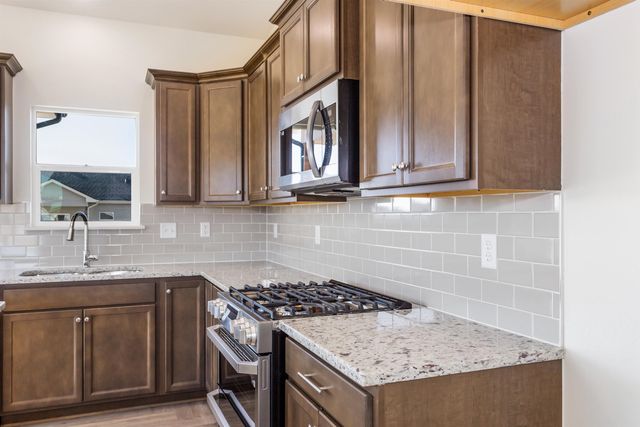 5031 N Toben Ct., Bel Aire, KS 67226