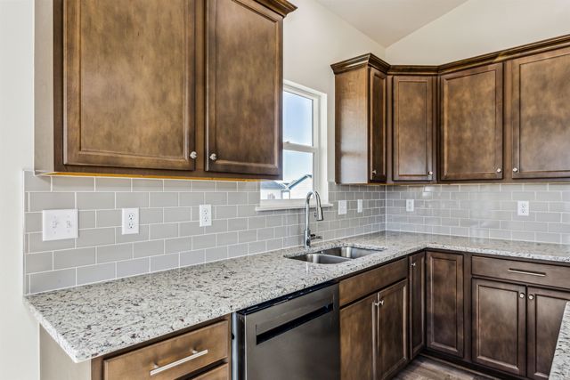 5031 N Toben Ct., Bel Aire, KS 67226