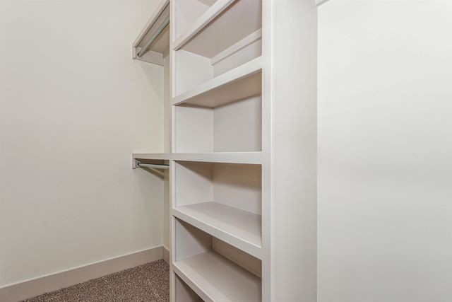 5031 N Toben Ct., Bel Aire, KS 67226