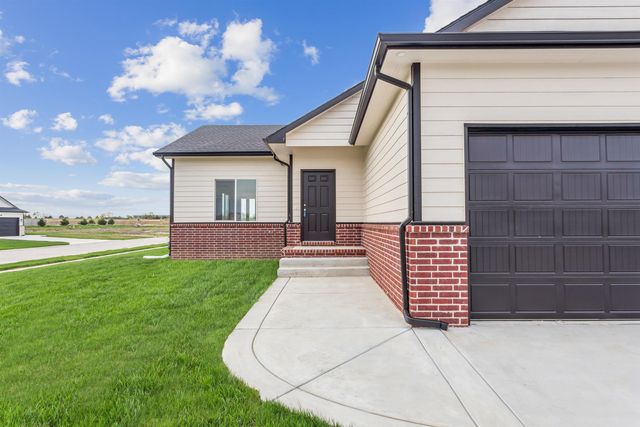 5031 N Toben Ct., Bel Aire, KS 67226