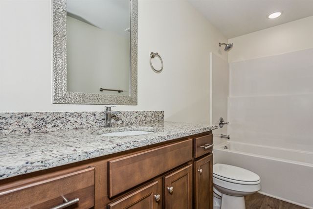 5031 N Toben Ct., Bel Aire, KS 67226