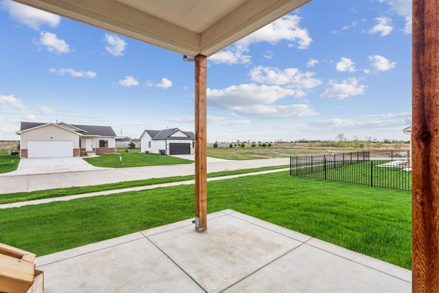 5031 N Toben Ct., Bel Aire, KS 67226