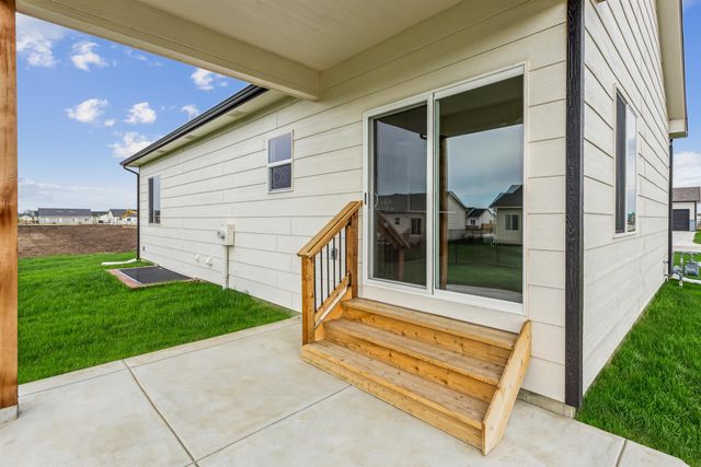 5031 N Toben Ct., Bel Aire, KS 67226